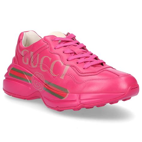 gucci pink shoe